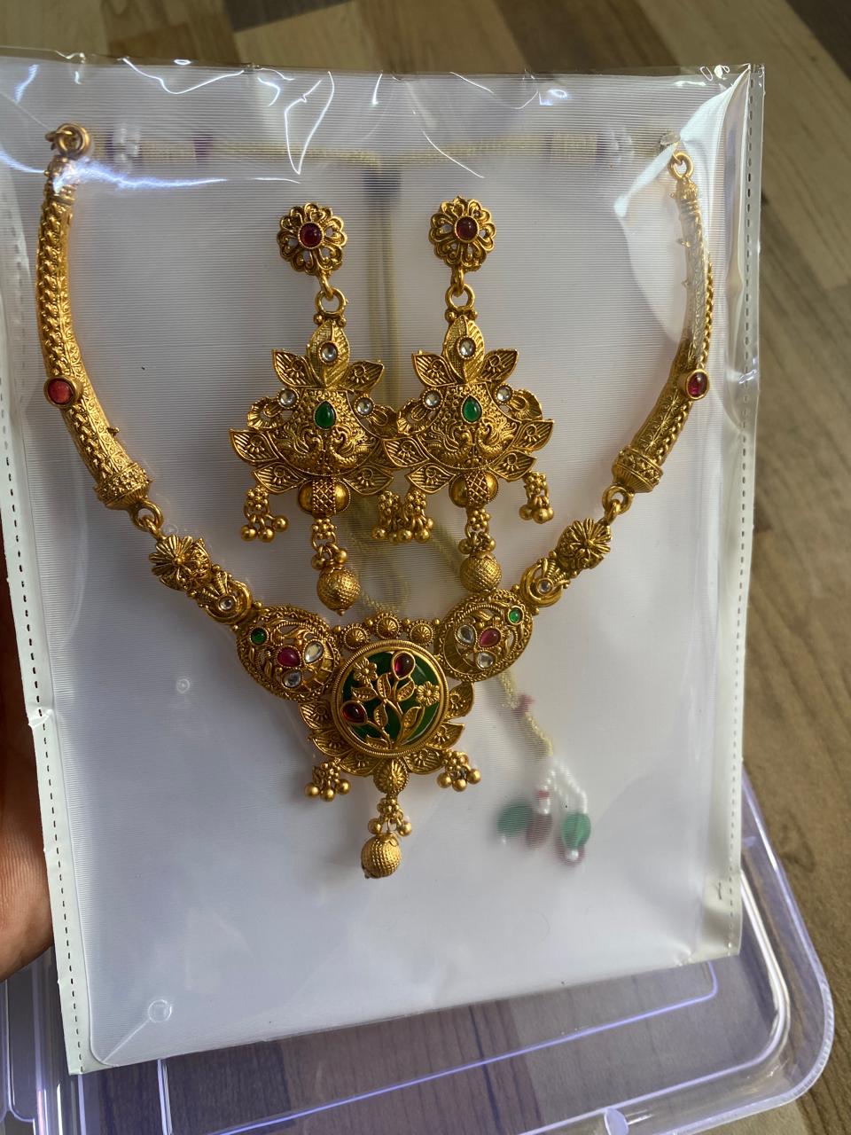 Heritage Necklace Set